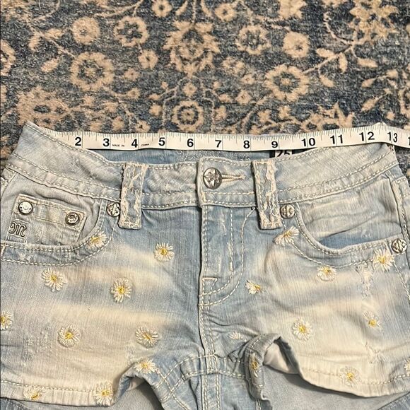 Miss Me Blue Daisy Flower Denim Distressed Shorts Boho Contemporary Festival - Picture 10 of 11